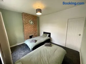Image of Beautiful 2 bed house near city centre - 5g WIFI
