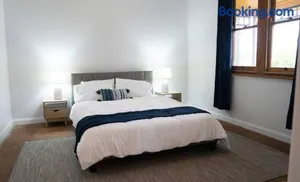 Image of East Albury home near hospital & sports precinct