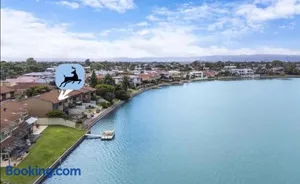Image of Stunning Lake View Townhouse-Dream Staycation