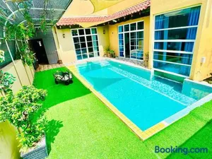 Image of Batu Pahat Santalia Pool Villa 4BR 1k4Q 12~16px