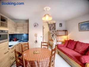 Image of Les Menuires: 2 Pièces, 4 Pers, Pied des Pistes, Parking Gratuit - FR-1-178-100