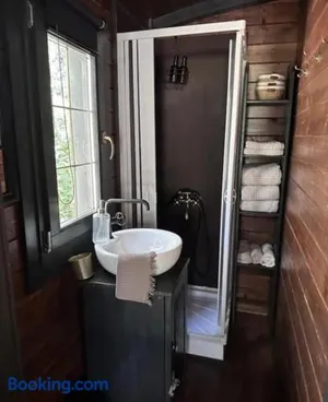Image of Roulotte / Tiny House dans les Alpilles