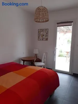 Image of Chambre privée au coeur d'une pinède dans un quartier résidentiel