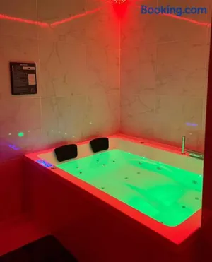 Image of Room & Jacuzzi - Stade de France