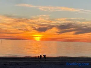 Image of Seacliff Beach Retreat Lux, Modern, Seaviews, 3BR, Balcony