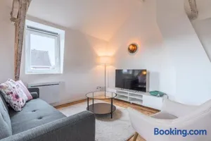 Image of Charming 2-bedroom apartment at Croisé Laroche