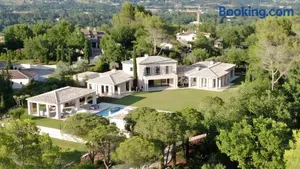 Image of Villa Qalaisie - Luxury Villa for 16 on Terre Blanche Golf Estate