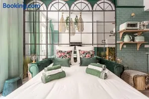 Image of P2- Perfect Escape for 4 Near Montmartre