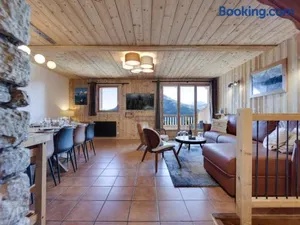 Image of Triplex rénové Sud avec garage sécurisé à La Rosière - FR-1-690-33