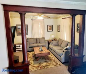 Image of Located 1 mile from Downtown and Knox College