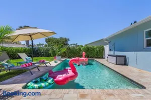 Image of Custom Naples Pool Oasis 3BDR