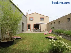 Image of Gîte familial au calme avec terrasse, proche Puy du Fou et plages vendéennes. - FR-1-622-41