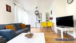 Image of Amazing Location - City of London- 2 Bedroom Stunning Canal View House With Private Garden,Parking & Balcony