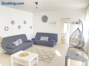 Image of Maison Individuelle Tout Confort Terrasse Extérieur Proche Parc Asterix, Aéroport Roissy CDG, Paris, Disney, Château de Chantilly