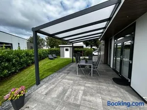 Image of Ferienhaus / Chalet / Bungalow am See, Holland, Niederlande, Lathum