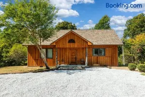 Image of Cedar Hills Retreat Peaceful Southern IL Escape