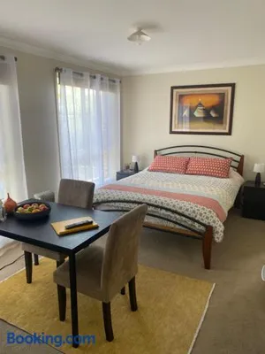 Image of Private room with ensuite and parking close to Wollongong CBD
