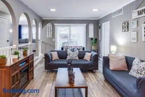 Image of Fantastic Home Near DWTN/Airport