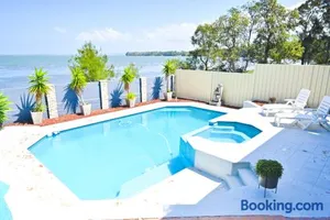 Image of Lakeside Luxury
