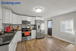 Image of 3BR free parking free Wi-Fi near dntown St Paul
