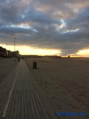 Image of Au Soleil Couchant