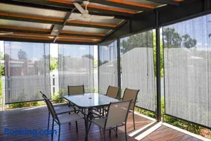 Image of Mooney St Manor