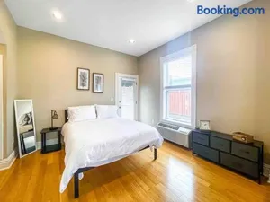 Image of Modern Studio Full Kitchen & Balcony The Hill