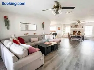 Image of Spacious Austin Retreat for Families & Groups