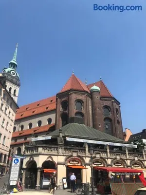 Image of Luxurious 2 Bedroom Apartment Old City