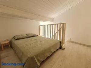 Image of Petit nid cosy entre vignes et forêt, tout inclus avec terrasse privative - FR-1-584-291