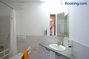 Image of Orange Wings Krems