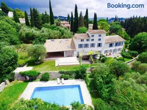 Image of Olive tree garden villa with heated swimming pool and jacuzzi