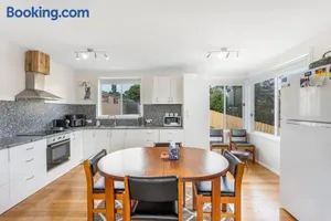 Image of Modern Coastal Escape in Triabunna