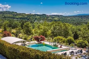 Image of Prestigious estate with swimming pool and superb view of the Luberon - 10 sleeps
