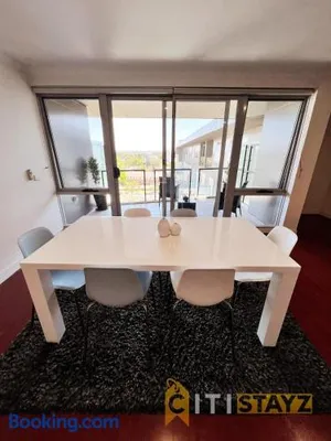 Image of Spacious 1bd Penthouse - Close to ANU