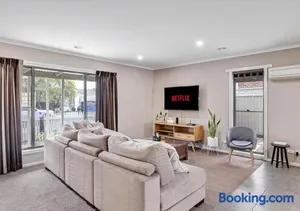 Image of Spacious 3-Bedroom Ballarat Home - Backyard BBQ - Walk to Shops