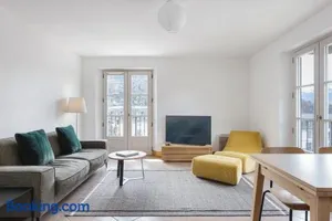 Image of Conseil B - Chic 2BR City Center Apartment - Free Parking & Mountain View - By Cozee Rentals