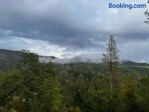 Image of Yosemite's Scenic Hideaway