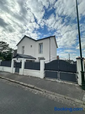 Image of Luxueuse Villa Neuve avec Jardin