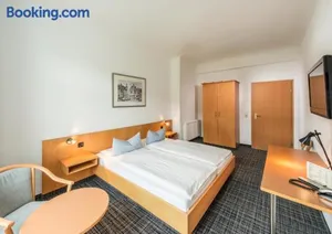 Image of City Hotel