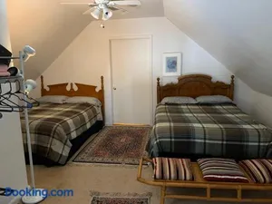 Image of Va Beach Zen tree house style studio F
