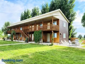 Image of Sleeps up to 42 Private Clubhouse, Sand Volleyball, Playground, 6miles to Quarry