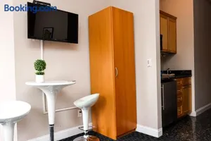 Image of Stylish Studio in Boston Brownstone, C.Ave #21