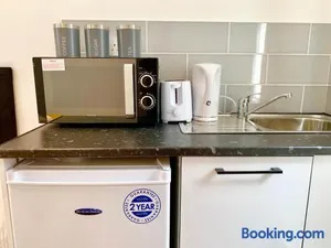 Image of London Studio Apartments, Private Bathrooms and Parking