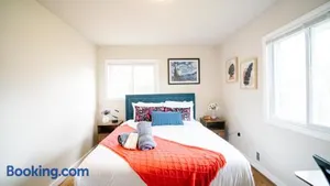 Image of Gorgeous 7BR 3BA Family Home in Maryland