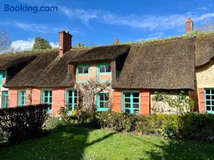 Image of La Chaumière - petit-déjeuner inclus à 15 min de Versailles