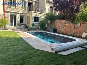Image of Bonheur en Seine, Piscine, Vue Seine