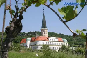 Image of Schloss Gumpoldskirchen