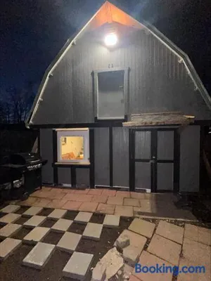 Image of 2-story 1-bedroom Barn