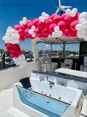 Image of COZY CONDO OCEAN 3xDECK YACHT